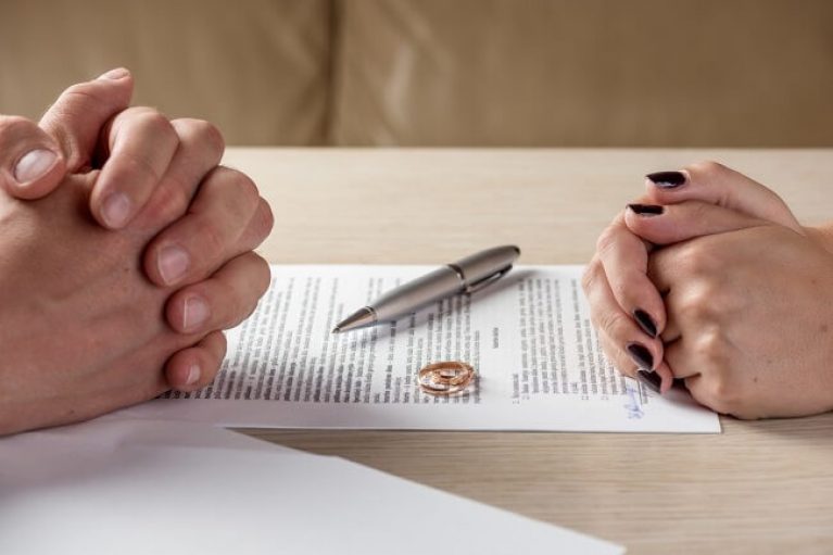 how to find the right divorce lawyer